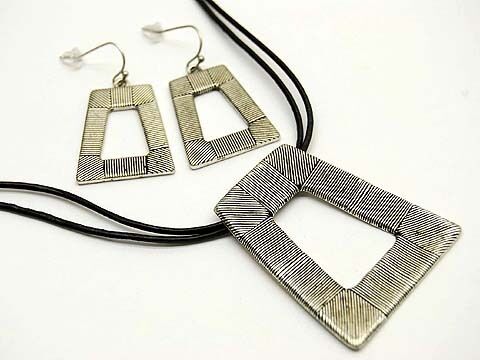 Rectangle Stripe Geometric Fashion Pendant Necklace Earring Set - Matties Modern Jewelry